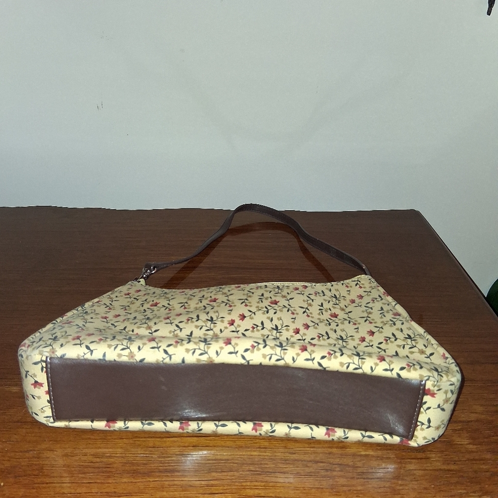 Small Floral Hobo Style Bag - Picture 3 of 5
